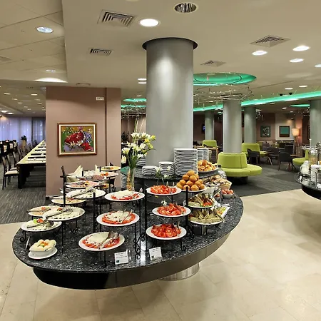 Mona Plaza Hotel