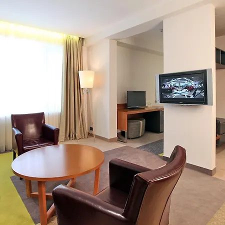 Mona Plaza 4*