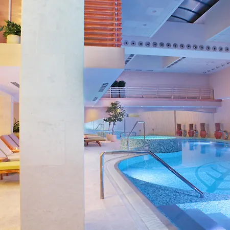 Mona Plaza Hotel