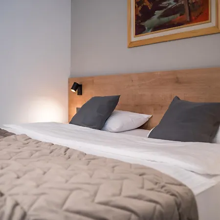 Mona Plaza Hotel 4*