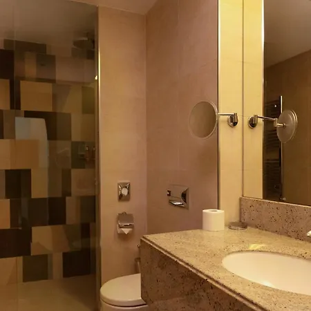 Mona Plaza 4*