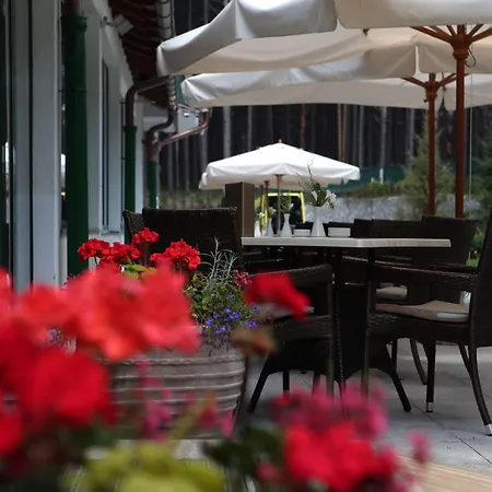 Ξενοδοχείο Mona Plaza